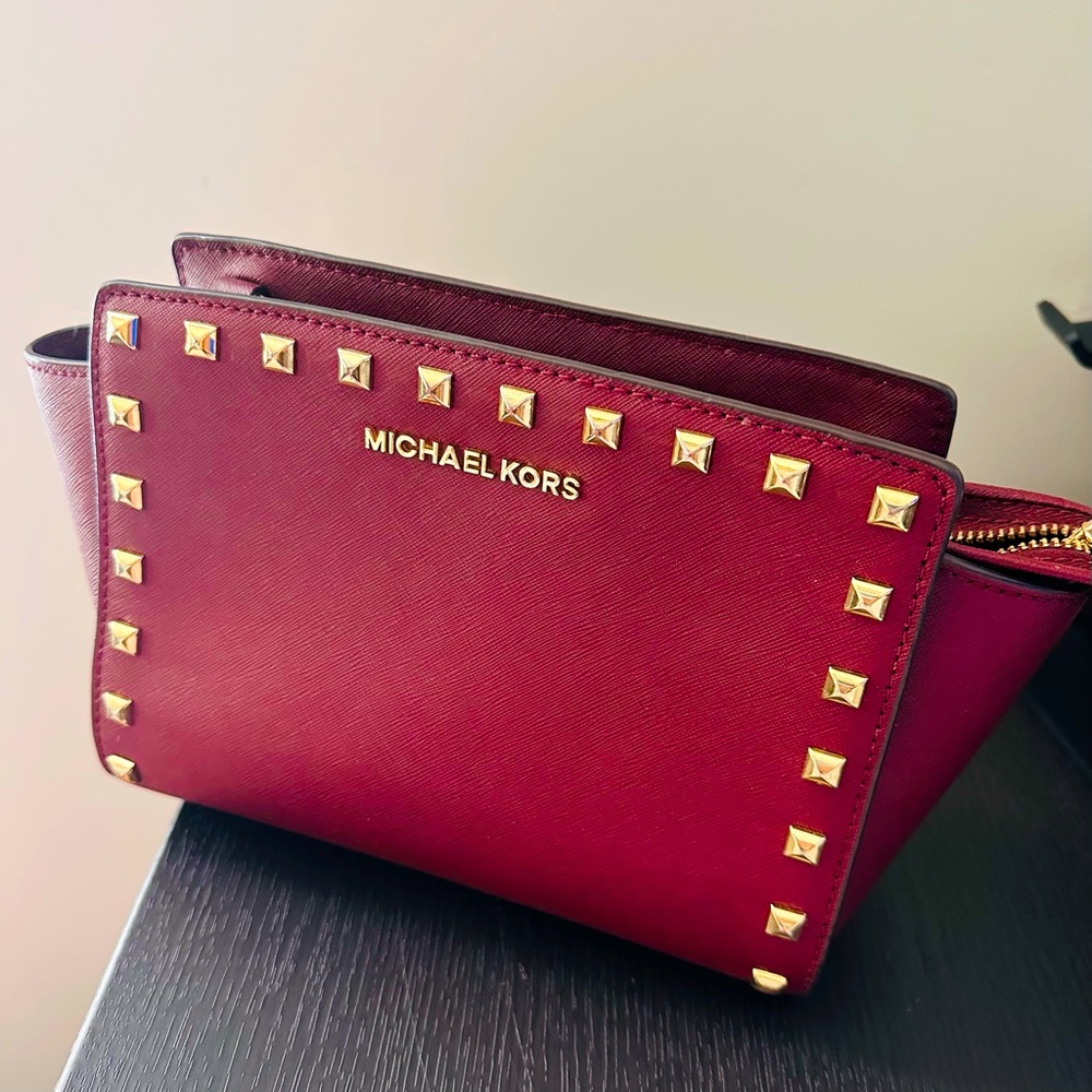 Small size tote MK bag. Used with TLC.